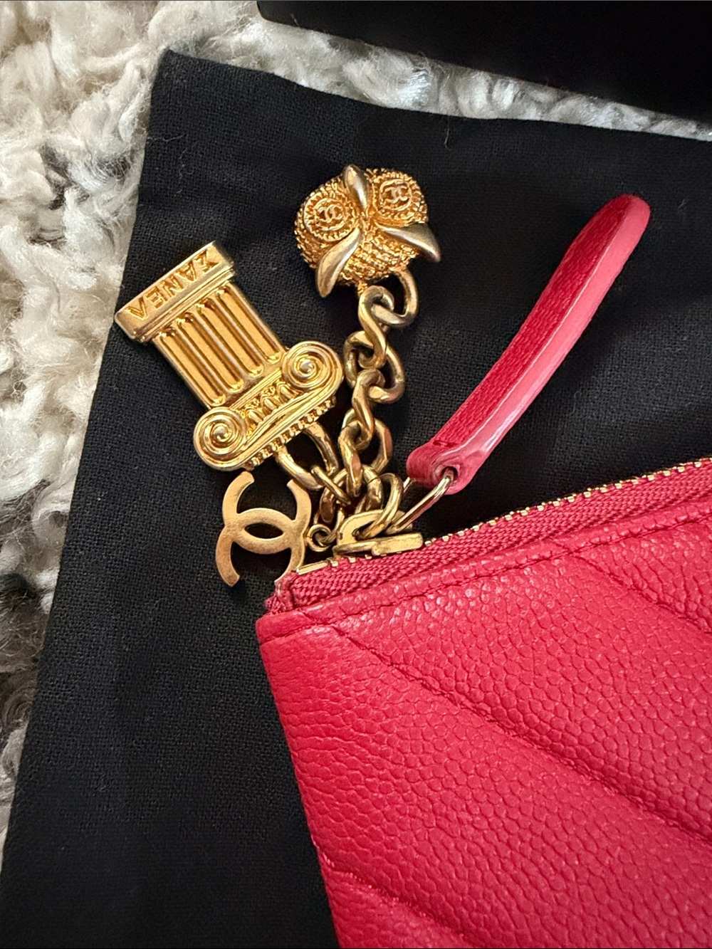CHANEL Hot Pink/Fuscia Mini-O Case - Picture 10 of 13